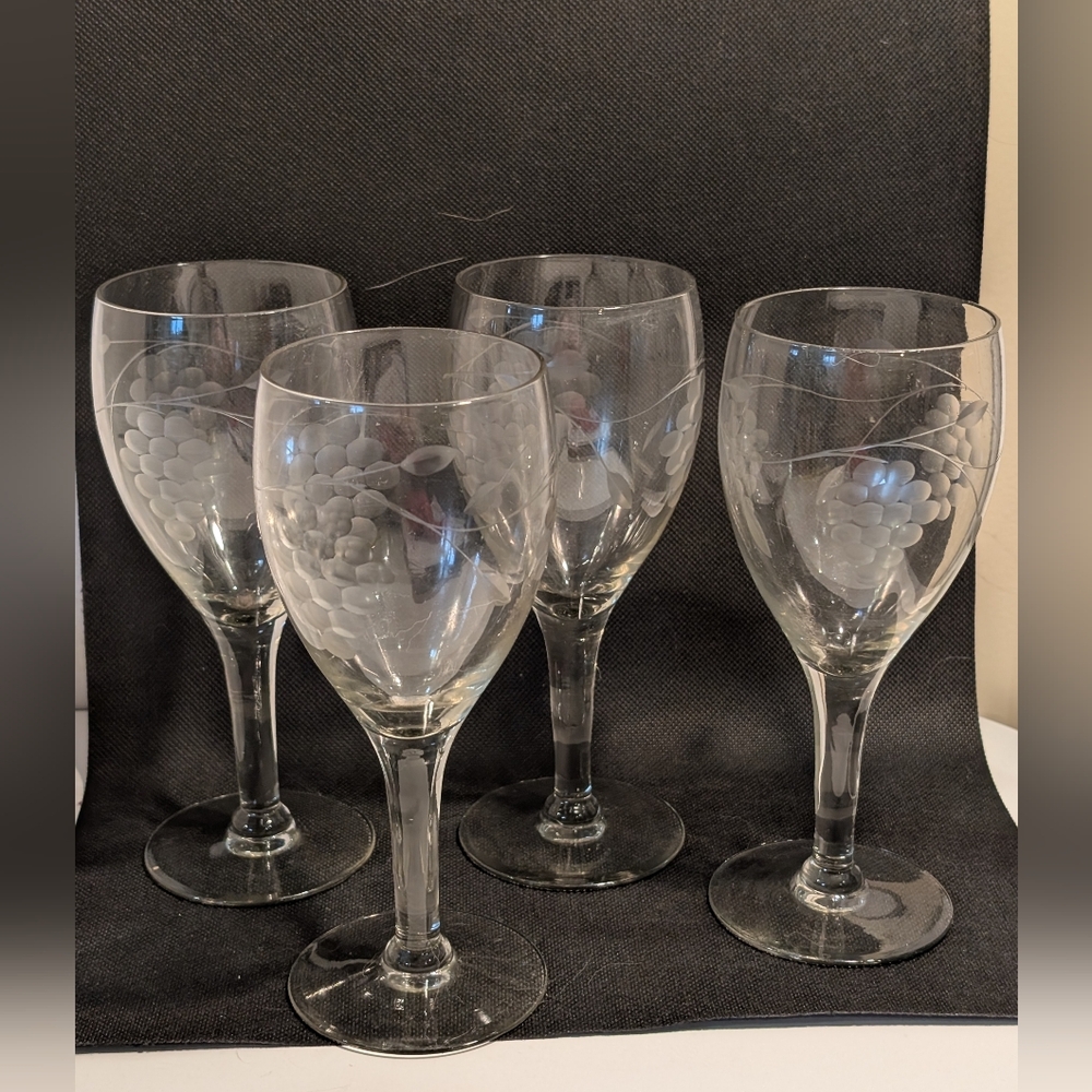 Vintage Grapevine Pressed Clear Cordial Glass Vine Water Goblet Set Of 4